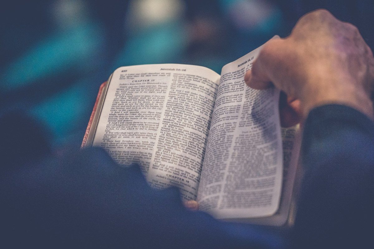 transform-sunday-gatherings-with-an-entertaining-and-educational-quiz-game-for-churches