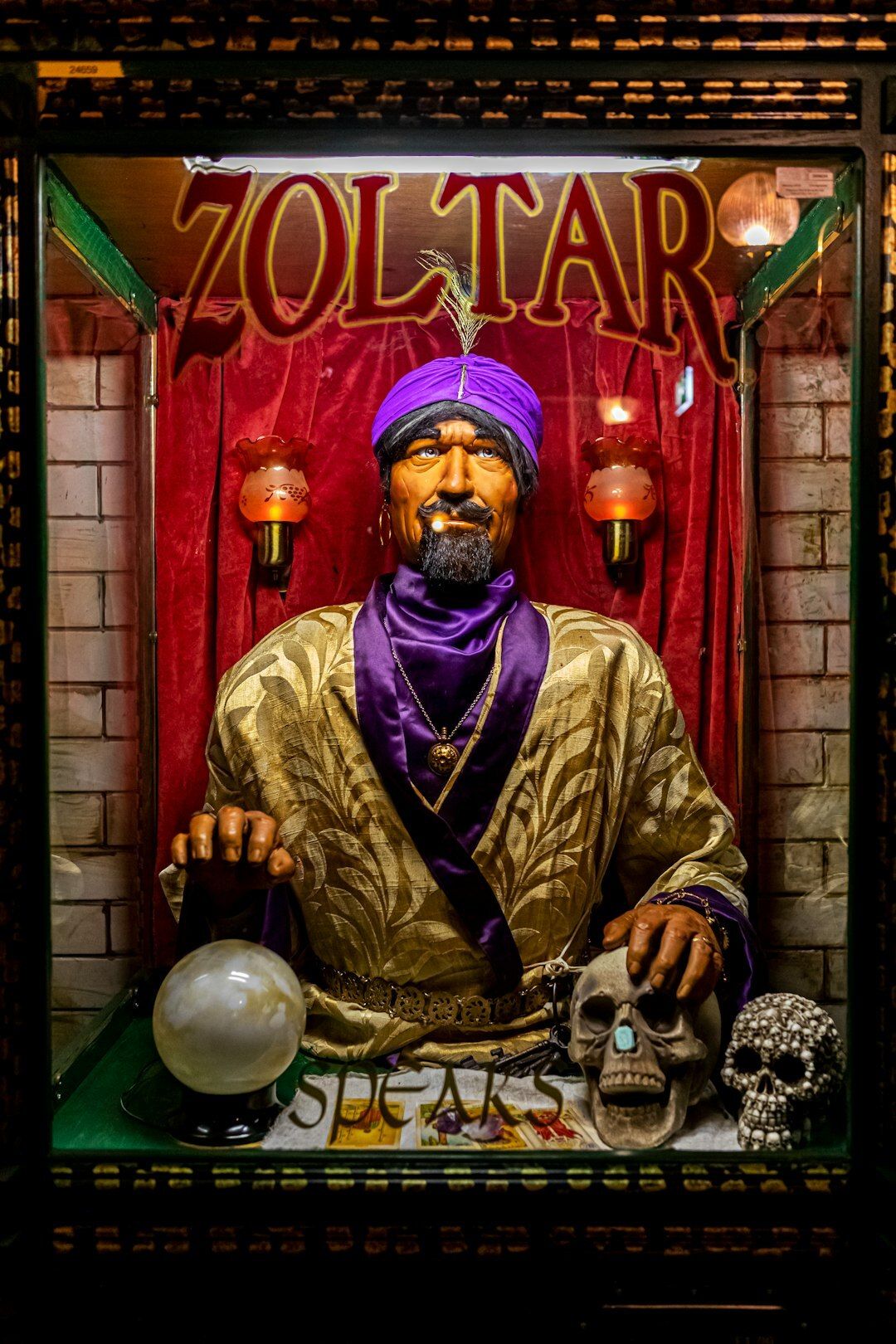 Zoltar Speaks - the soothsayer booth at the London Dungeon's exit cafe. Fate, future, tarot, mysticism in London, England, UK. January 2020.