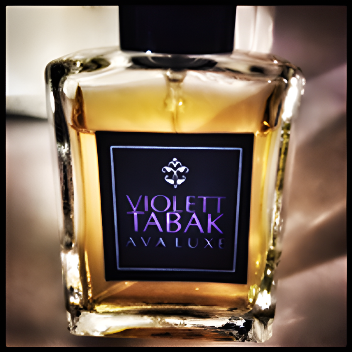 Violett Tabak by Ava Luxe perfume bottle