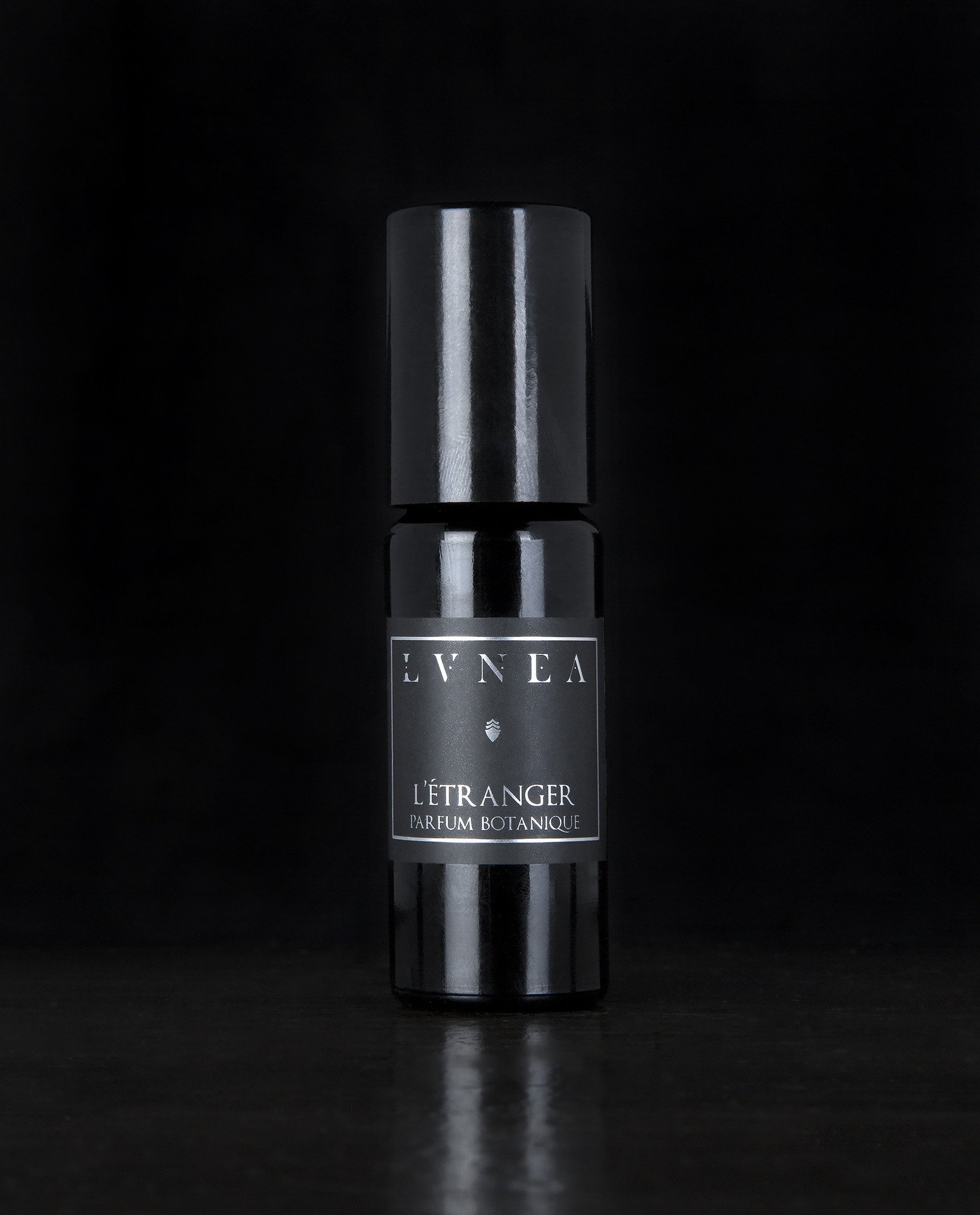 L'Étranger by Lvnea perfume bottle
