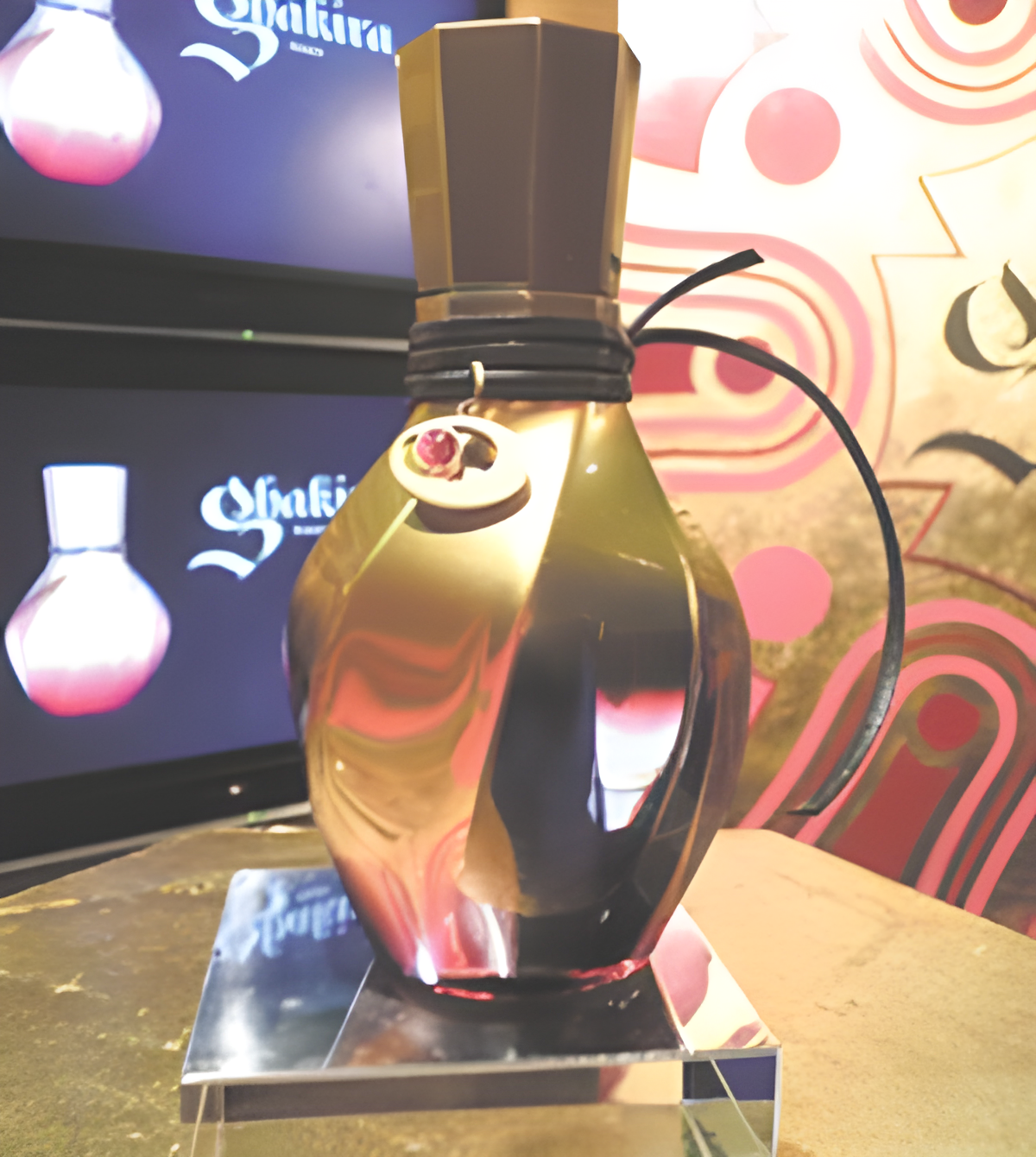 Amuleto by Shakira perfume bottle