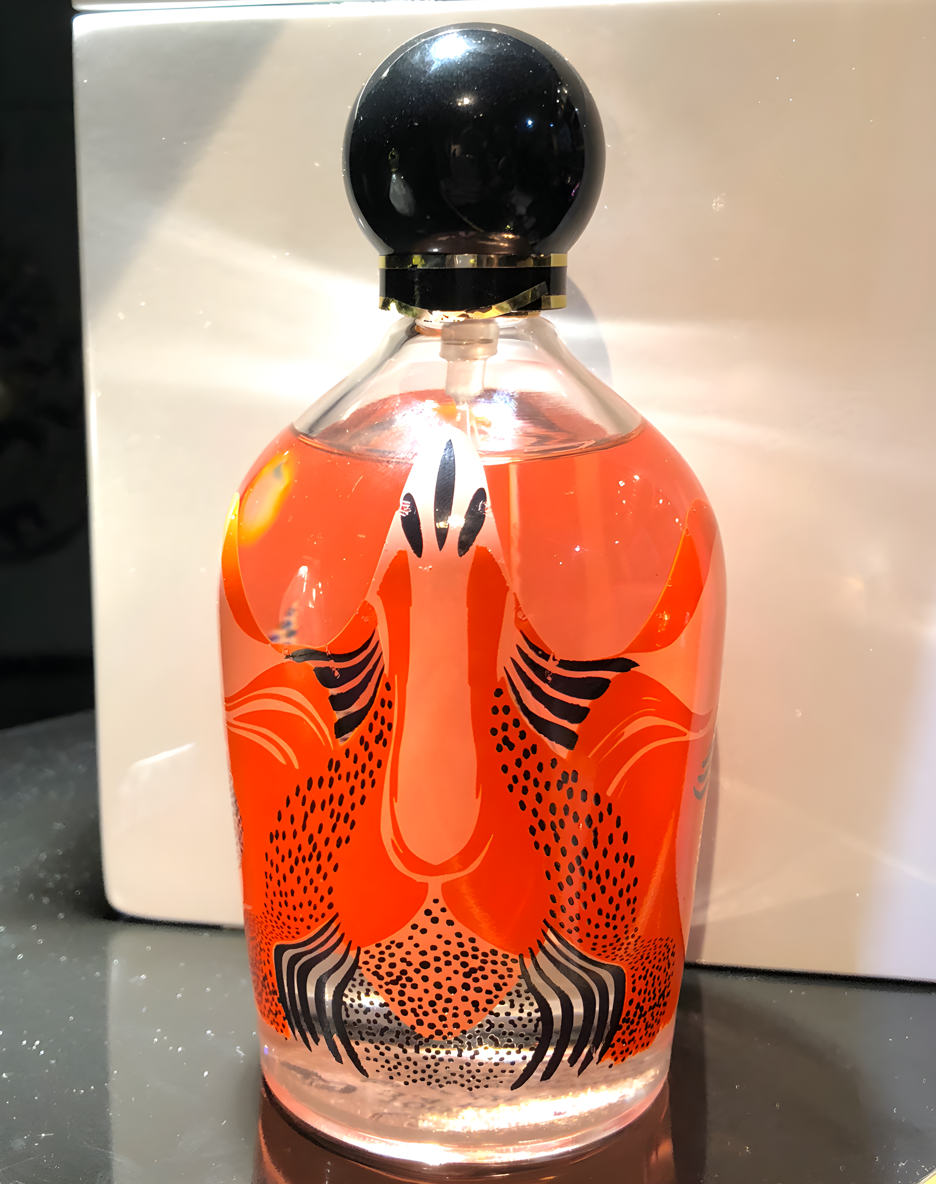 E 4 by Atelier d'Artistes By Alexandre.J perfume bottle
