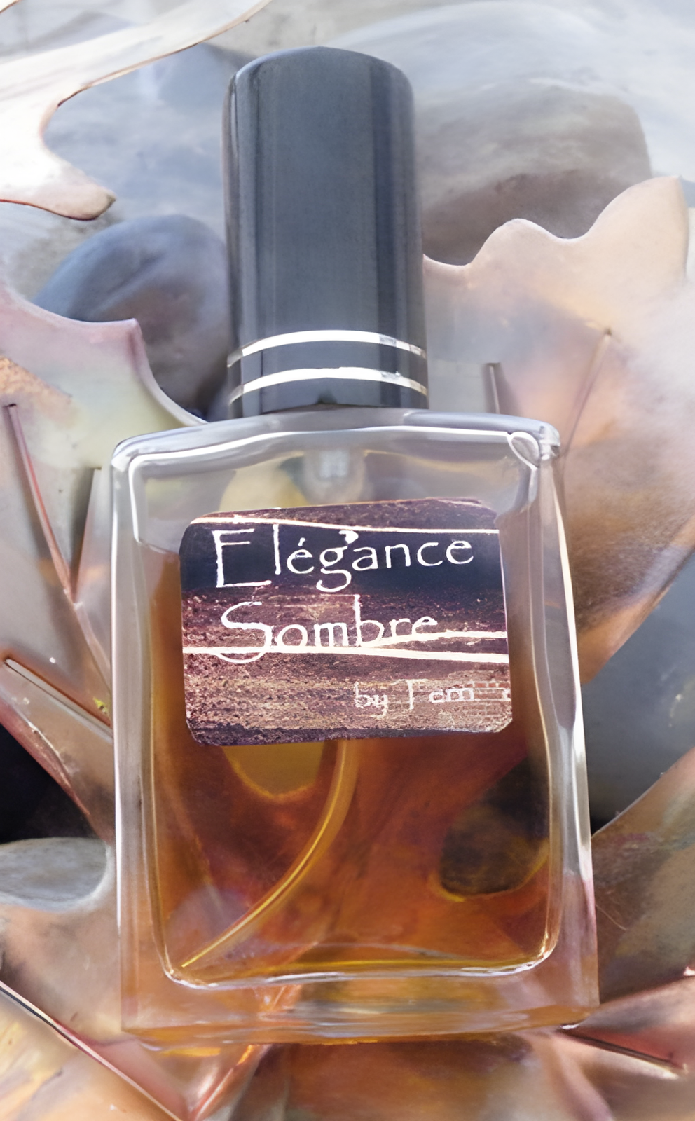 Elegance Sombre by Kyse Perfumes perfume bottle