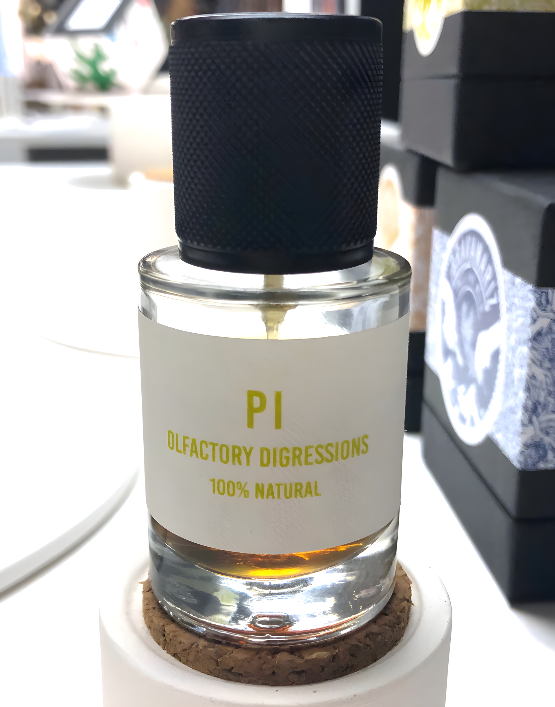 PI by Bravanariz perfume bottle