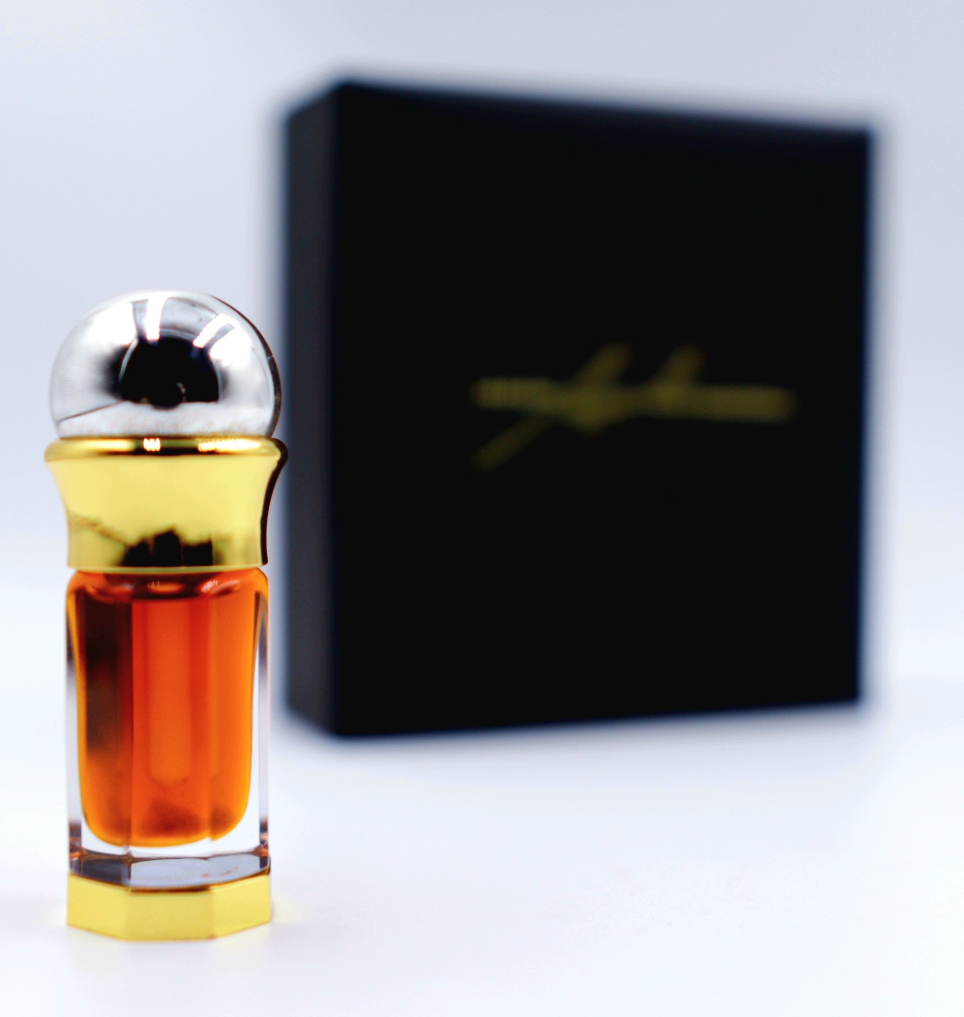 Un an Anniversaire Attar by Angelos Créations Olfactives perfume bottle