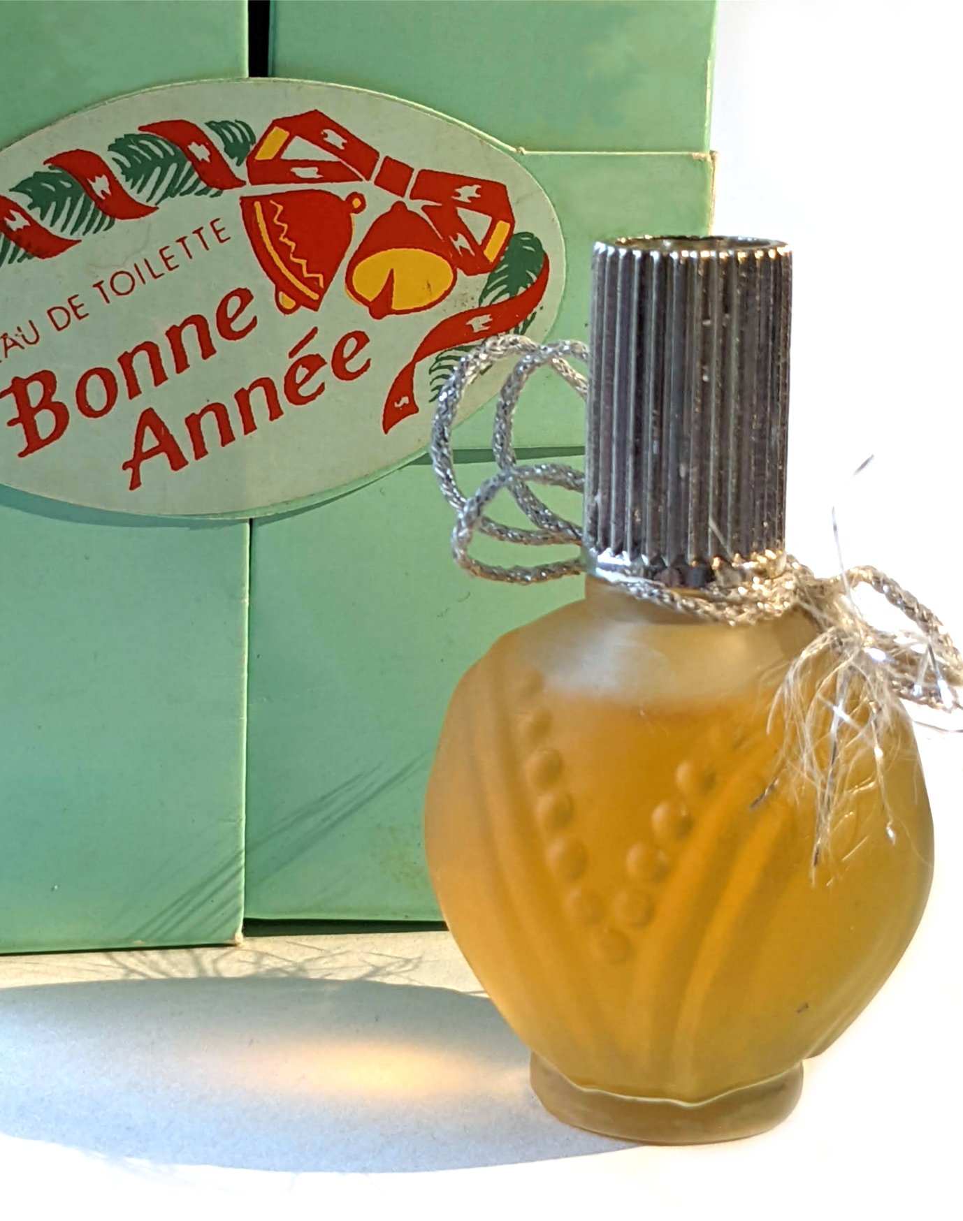 Bonne Année by Новая Заря (The New Dawn) perfume bottle