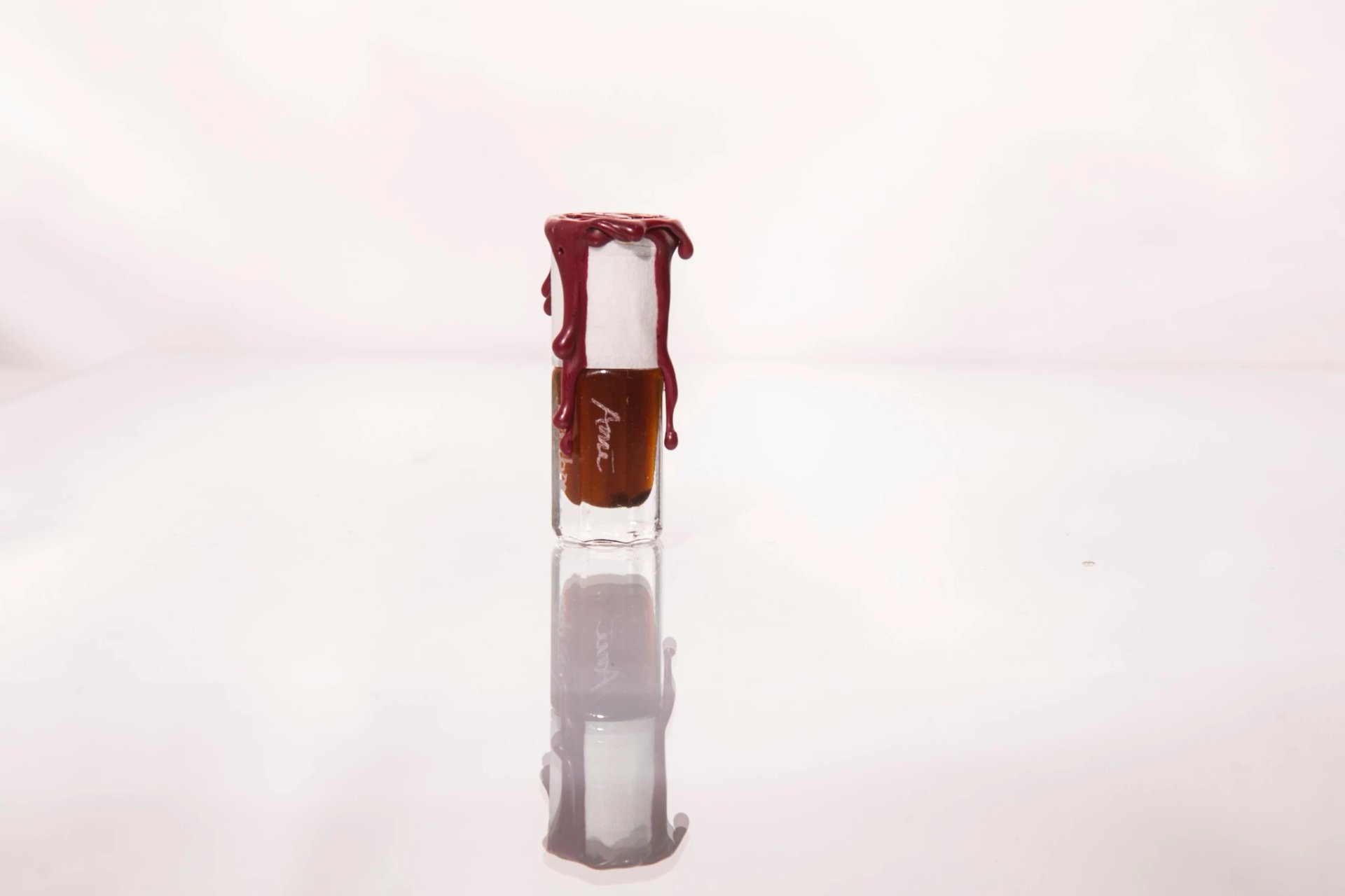 Hindi Oud Nasha by Sultan Pasha Attars perfume bottle