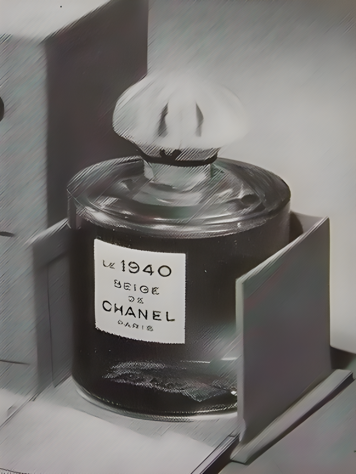 Le 1940 Beige de Chanel by Chanel perfume bottle