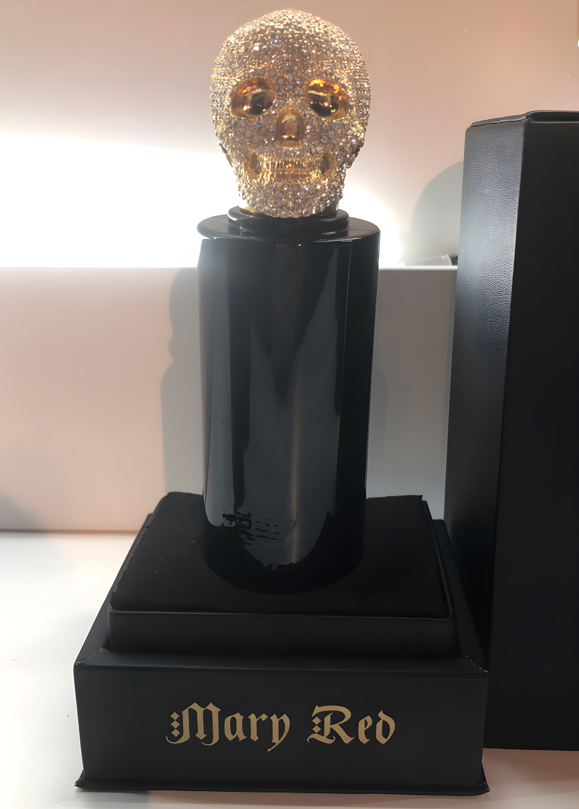 Mary Red by Royal Crown perfume bottle