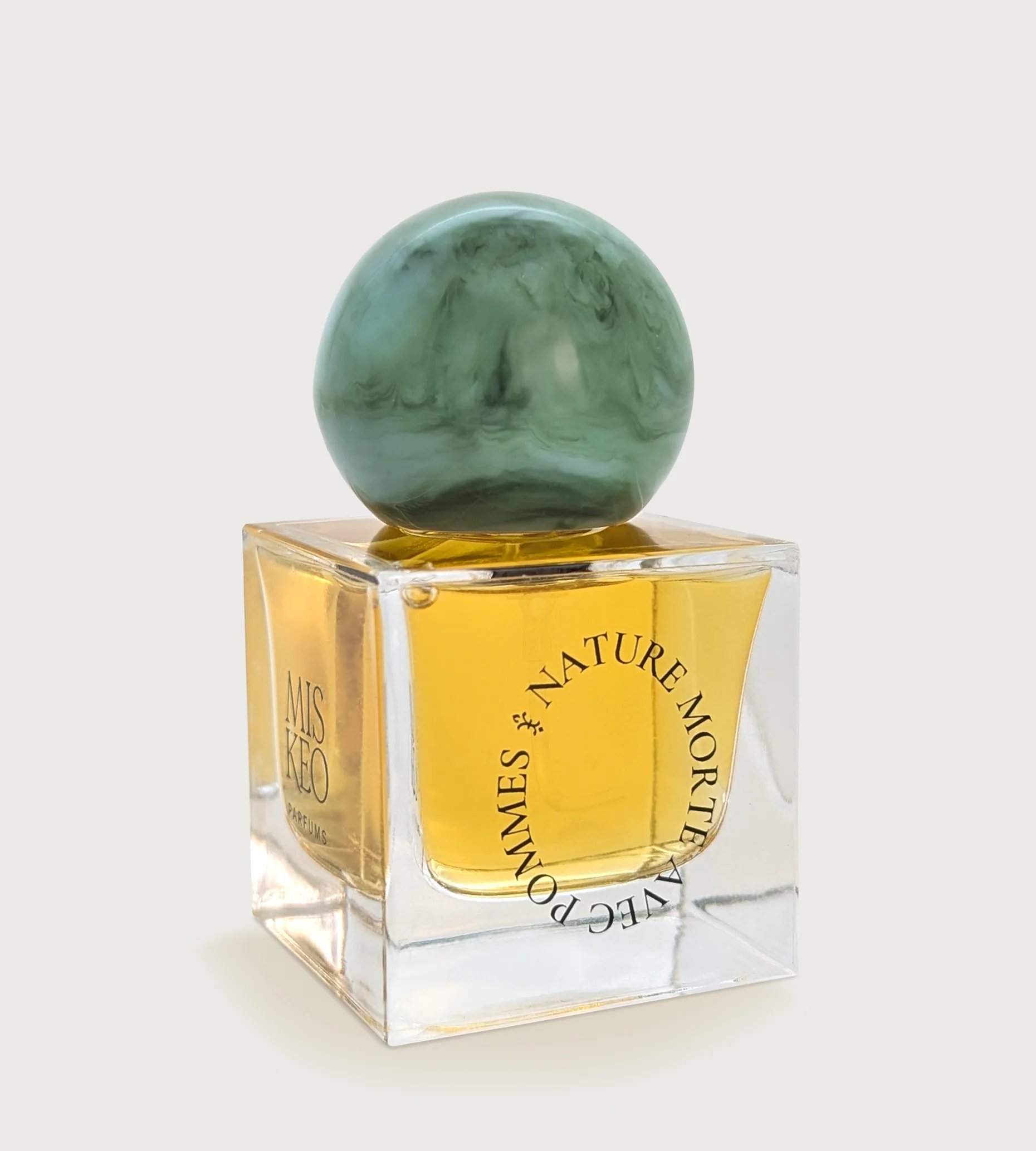 Nature morte avec pommes by Miskeo Parfums perfume bottle